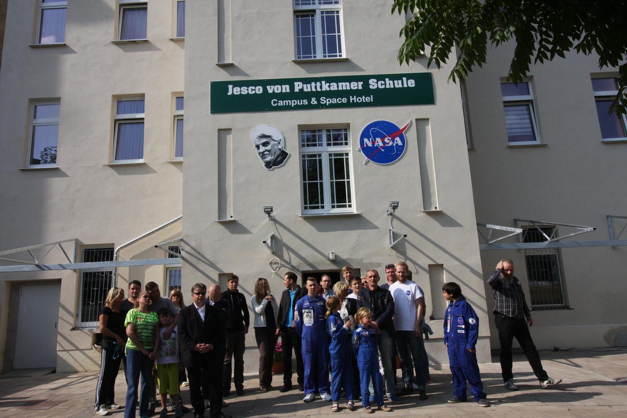 Space Hotel Im Campus Der Jvp Schule Leipzig Eksteriør billede